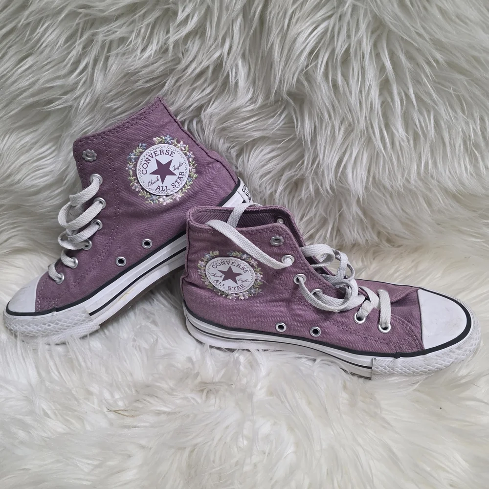 Converse Chuck Taylor High Top Sneakers